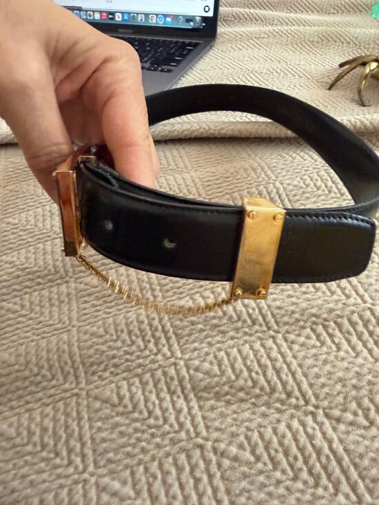 St. John Womens Gold Tone Buckle Belt Size 28 Black Leather Vintage Italy main image 10